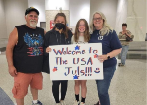 Llegada de Julia a Nebraska con su familia de acogida