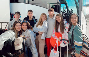 Lucía y sus amigos durante su experiencia de estudiante en Estados Unidos
