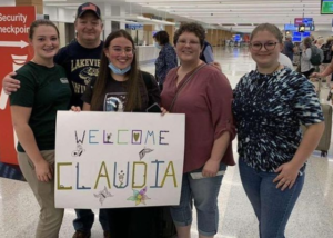 Claudia es recibida en Michigan