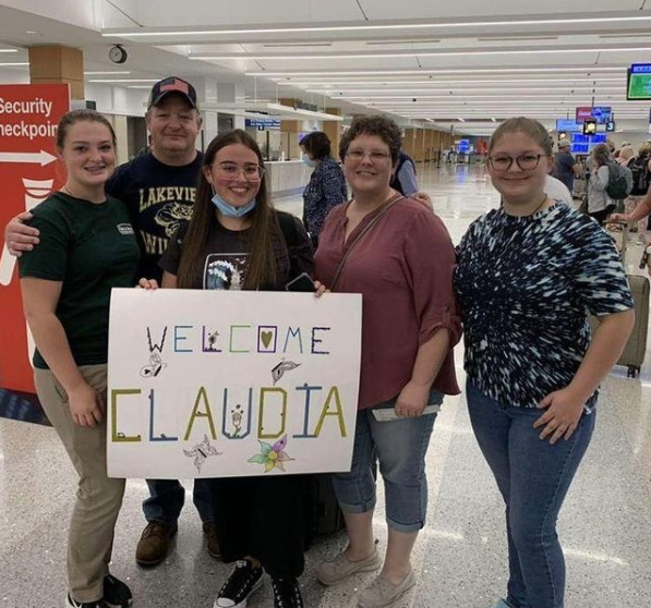 Claudia es recibida en Michigan